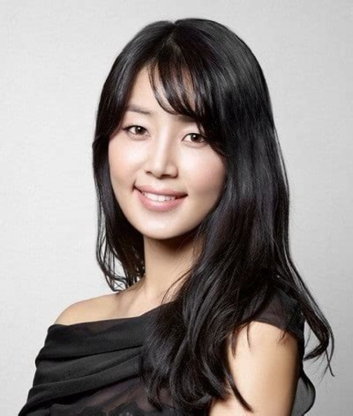 Han Ji-hye Biography, Age, Height, Husband, Net Worth, Family
