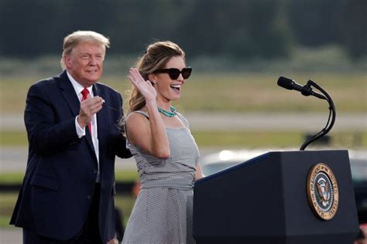 Hope Hicks Biography, Age, Height, Husband, Net Worth, Family