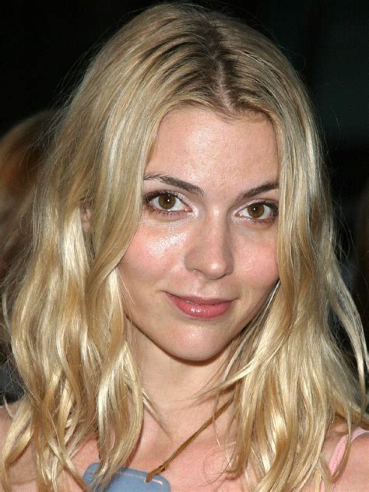 Hudson Leick Biography, Age, Height, Husband, Net Worth, Family