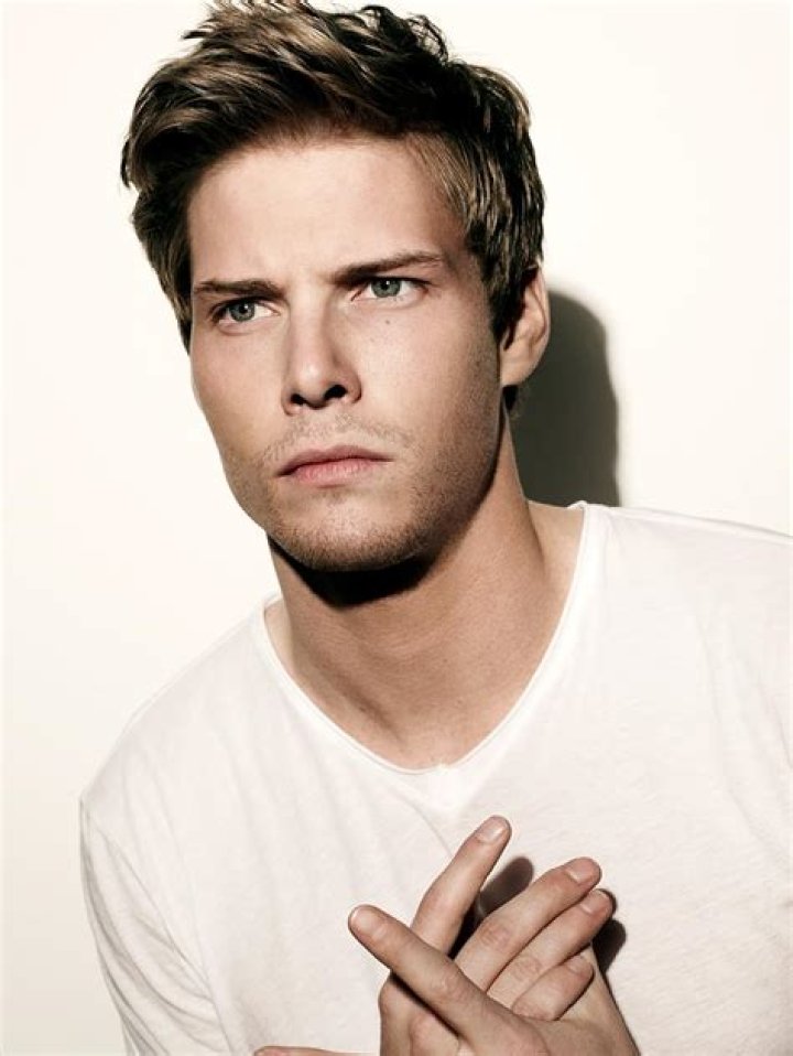 Hunter Parrish biografía, edad, altura, esposo, net worth, familia