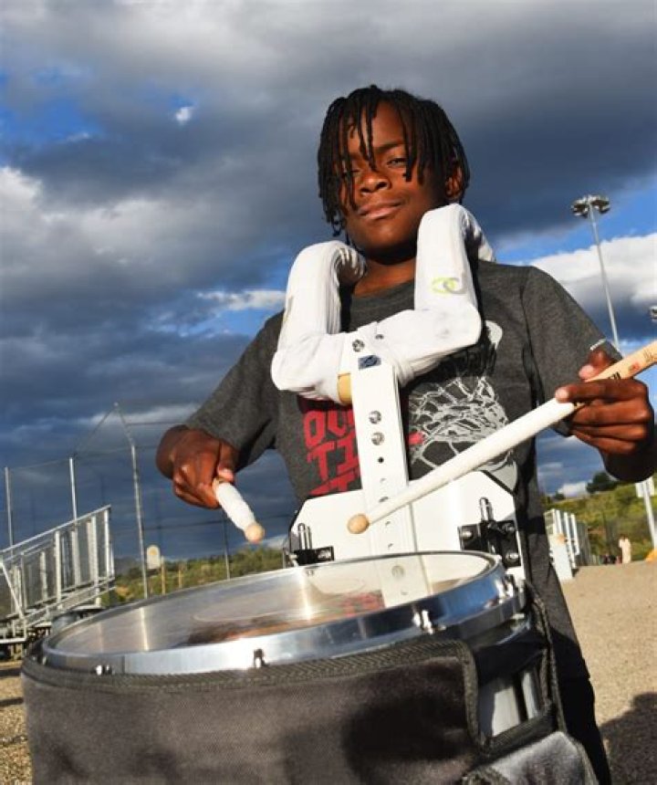 Isaiah Stewart Biography, Age, Height, Wife, Net Worth, Family