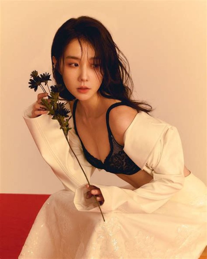 Ivy Shao Biography, Age, Height, Husband, Net Worth, Family