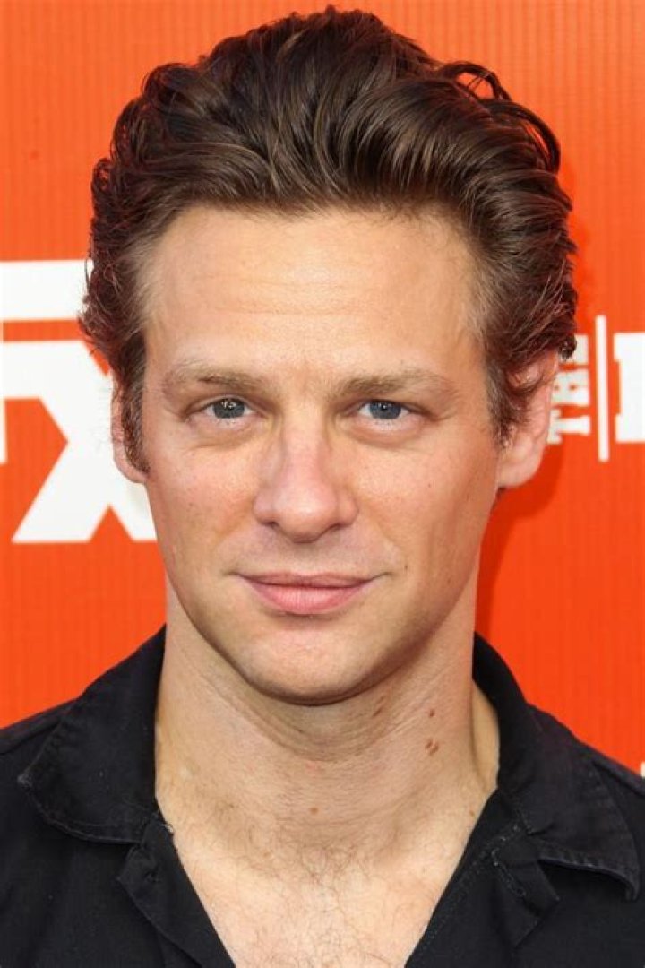 Jacob Pitts biografía, edad, altura, esposo, net worth, familia