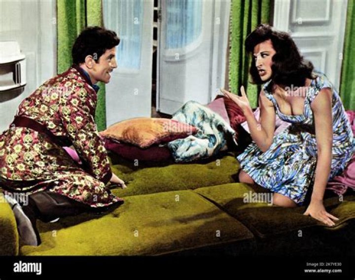 Jennifer Jayne Biography, Age, Height, Husband, Net Worth, Family