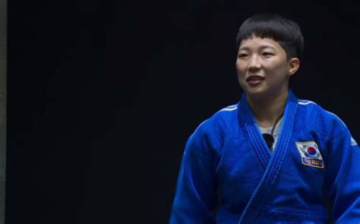 Jeong Bo-kyeong Biography, Age, Height, Husband, Net Worth, Family