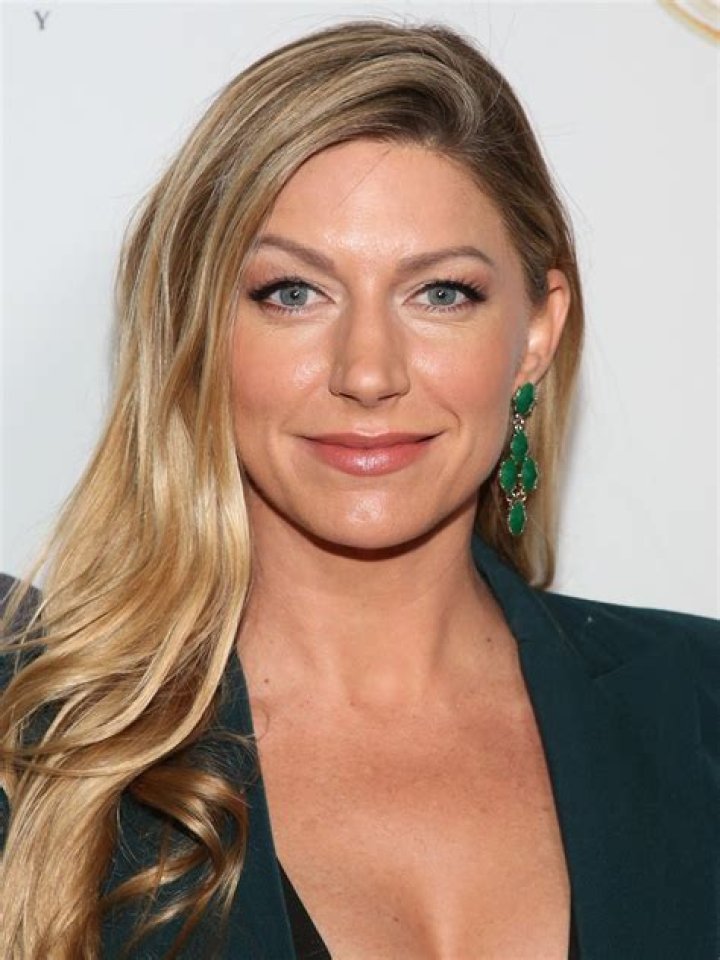 Jes Macallan Biography, Age, Height, Husband, Net Worth, Family