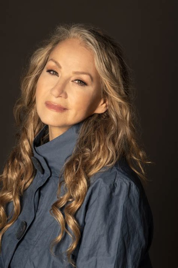 Joan Osborne Biography, Age, Height, Husband, Net Worth, Family