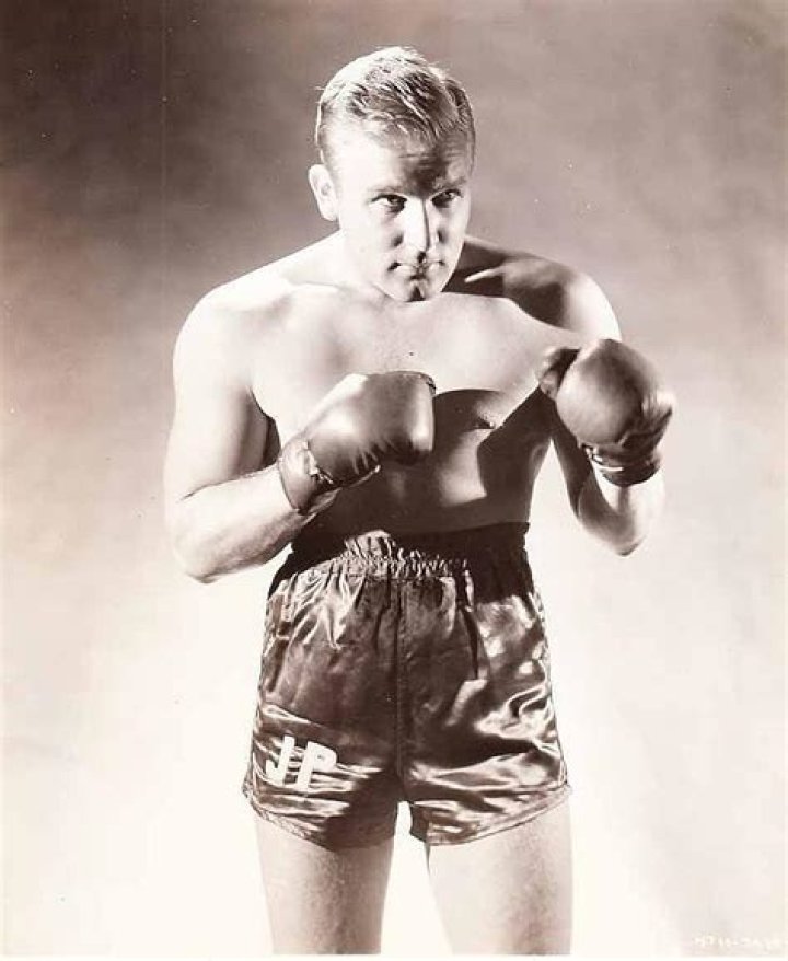 Joe Kirkwood Jr. Biography, Age, Height, Wife, Net Worth, Family