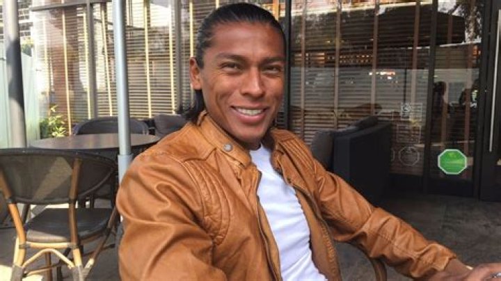 Joel Huiqui biografía, edad, altura, esposo, net worth, familia