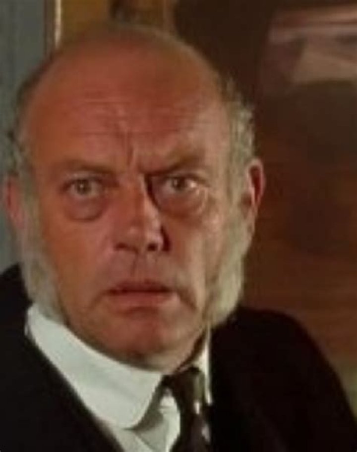 John Malcolm Biography, Age, Height, Wife, Net Worth, Family