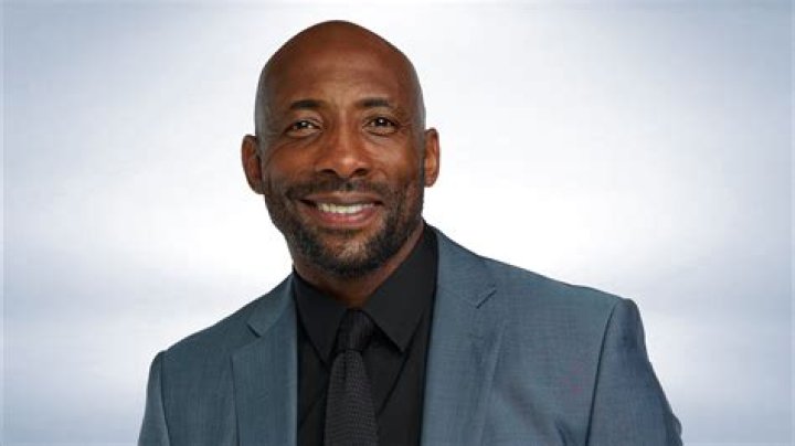 Johnny Nelson Biography, Age, Height, Wife, Net Worth, Family