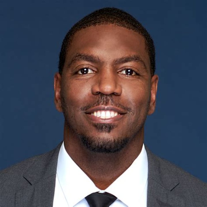 Jonathan Vilma Biography, Age, Height, Wife, Net Worth, Family