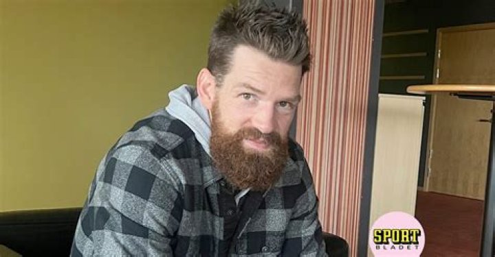 Jordie Benn Biography, Age, Height, Wife, Net Worth, Family