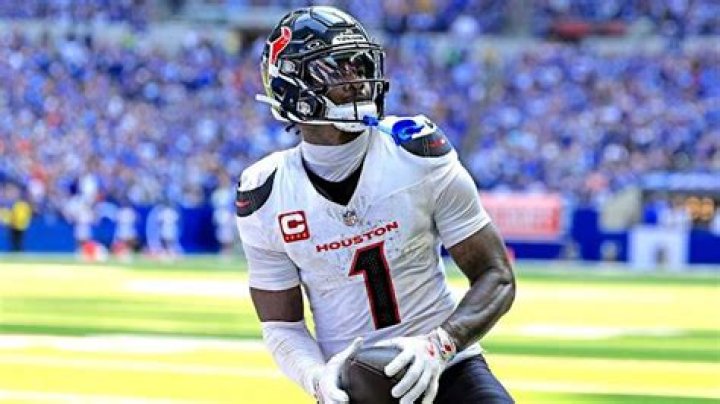 Josh Tupou Biography, Age, Height, Wife, Net Worth, Family