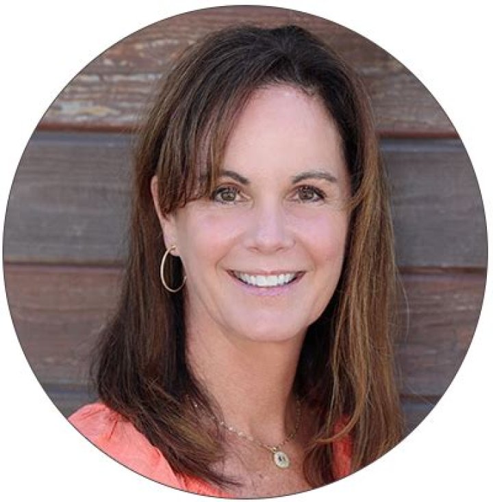 Julie Robbins Biography, Age, Height, Husband, Net Worth, Family