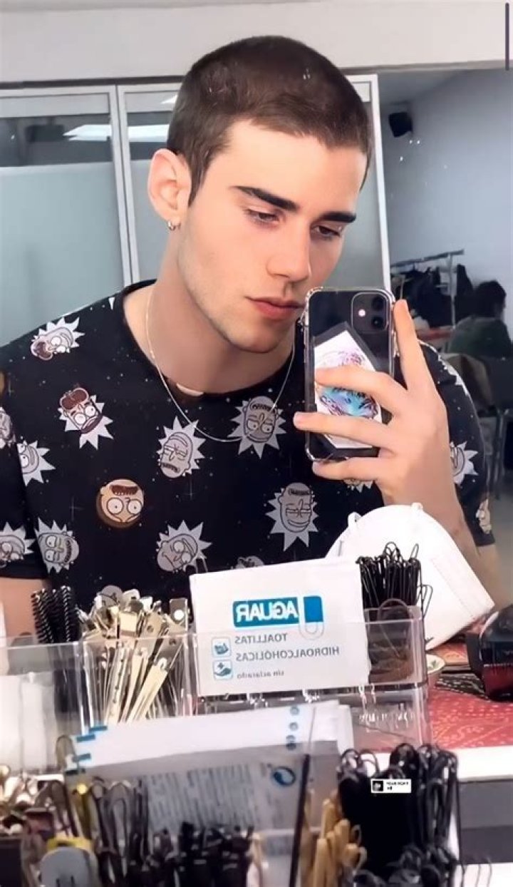 Julio Fernández Biography, Age, Height, Wife, Net Worth, Family