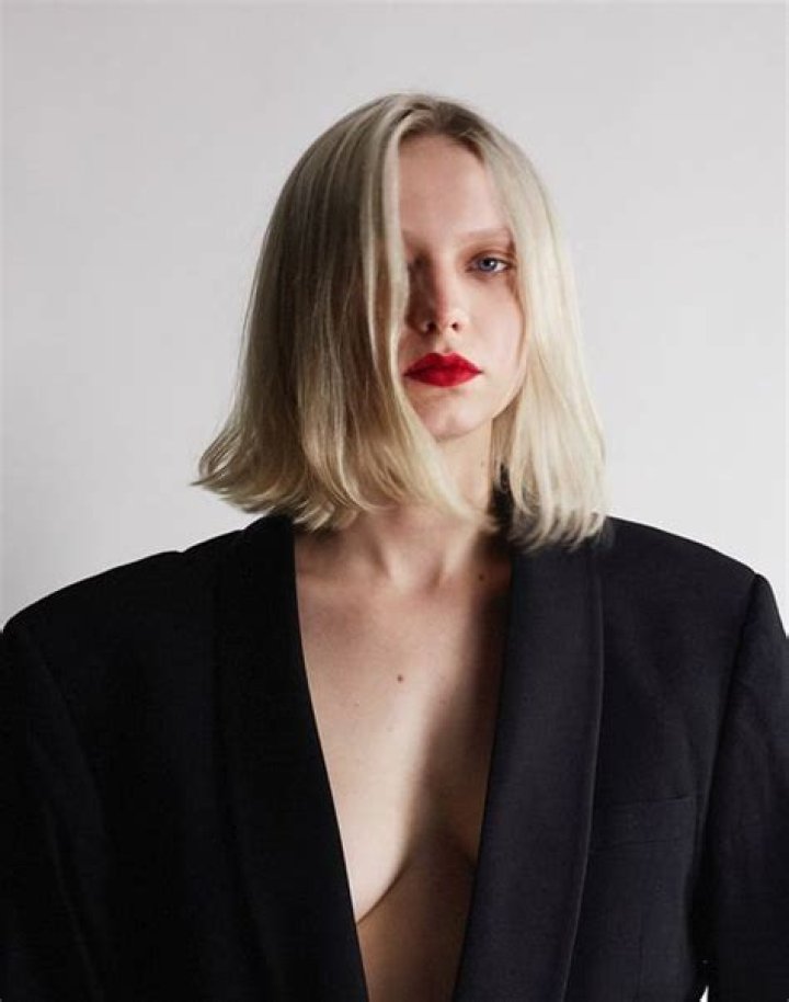 Katie Moore Biography, Age, Height, Husband, Net Worth, Family