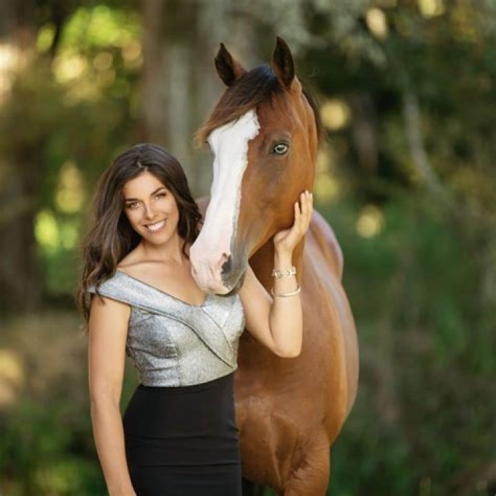 Kelly Wilson Biography, Age, Height, Husband, Net Worth, Family