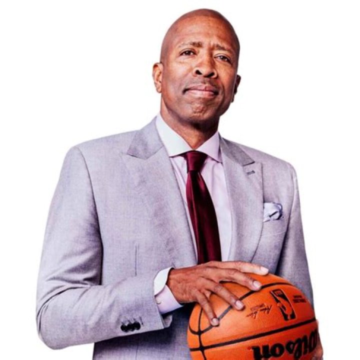 Kenny Smith Biography, Age, Height, Wife, Net Worth, Family