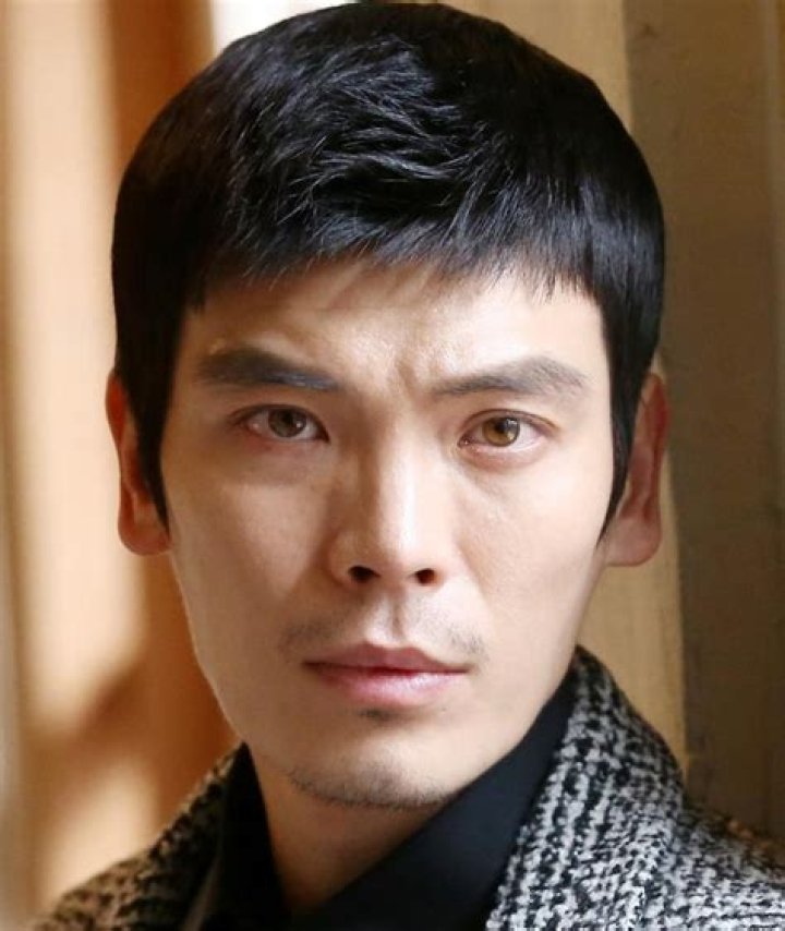 Kim Sung-oh Biography, Age, Height, Wife, Net Worth, Family