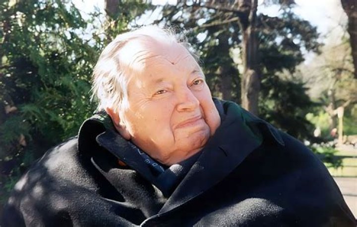 Leon Askin Biography, Age, Height, Wife, Net Worth, Family