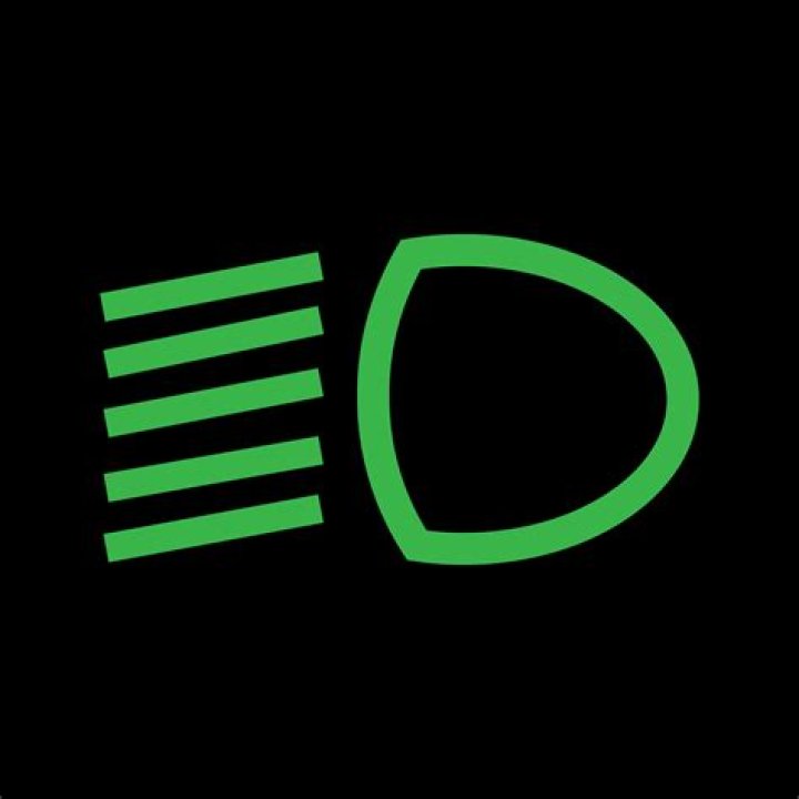 Lights Biography, Age, Height, Husband, Net Worth, Family