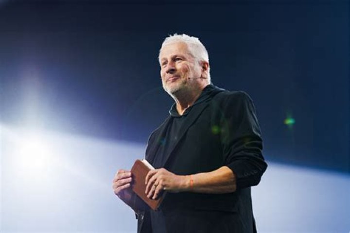 Louie Giglio biografía, edad, altura, esposo, net worth, familia