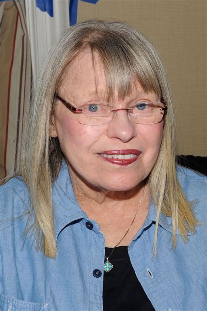 Louise Lasser biografía, edad, altura, esposa, net worth, familia