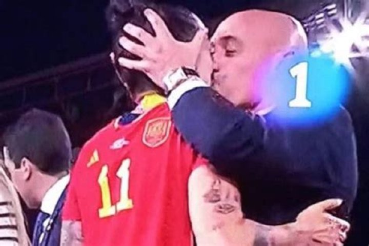 Luis Rubiales Biography, Age, Height, Wife, Net Worth, Family