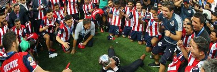 Luis Sandoval biografía, edad, altura, esposo, net worth, familia