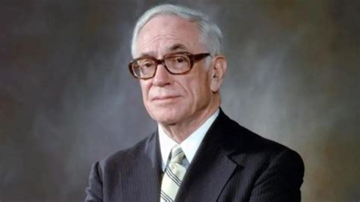 Malcolm Forbes biografía, edad, altura, esposo, net worth, familia