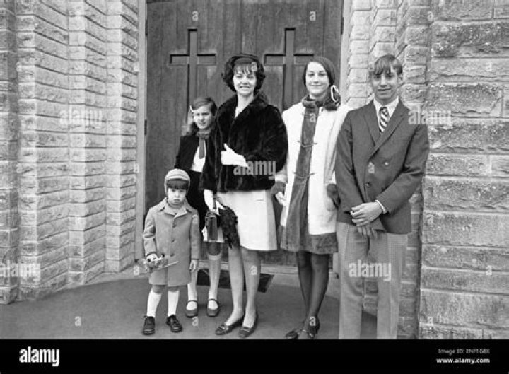 Marilyn Lovell Biography, Age, Height, Husband, Net Worth, Family