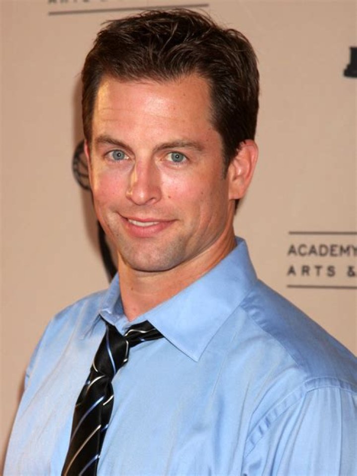 Michael Muhney Biography, Age, Height, Wife, Net Worth, Family