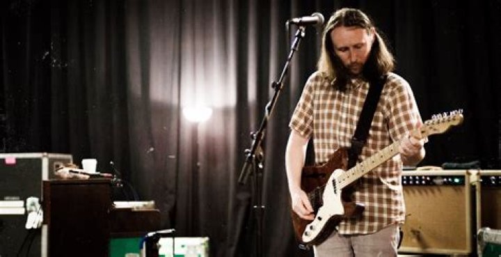 Mike Einziger biografía, edad, altura, esposo, net worth, familia