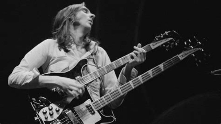 Mike Rutherford Biography, Age, Height, Wife, Net Worth, Family