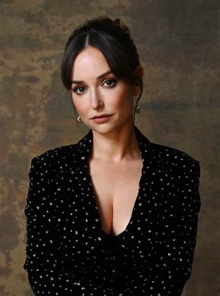 Milana Vayntrub Biography, Age, Height, Husband, Net Worth, Family