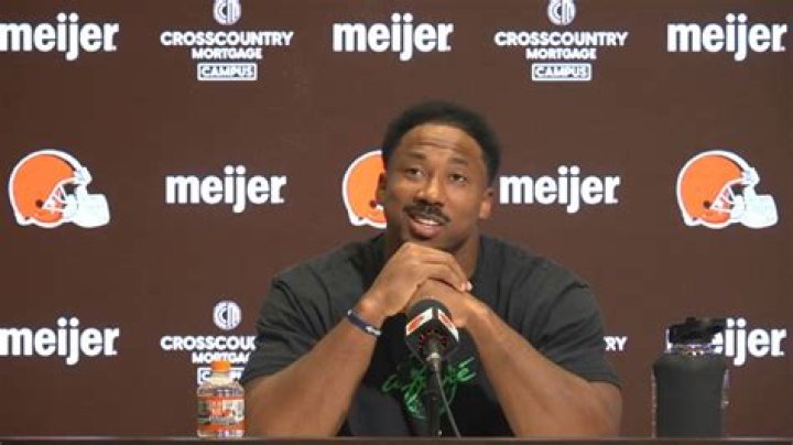 Myles Garrett Biography, Age, Height, Wife, Net Worth, Family