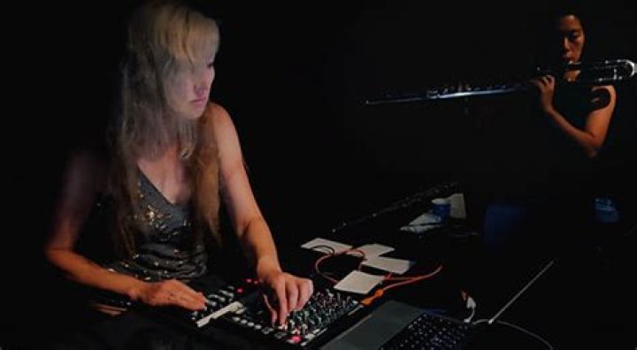 Natasha Barrett Biography, Age, Height, Husband, Net Worth, Family