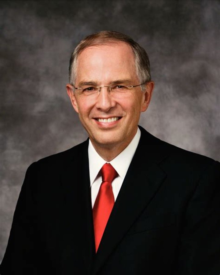 Neil L. Andersen biografía, edad, altura, esposo, net worth, familia