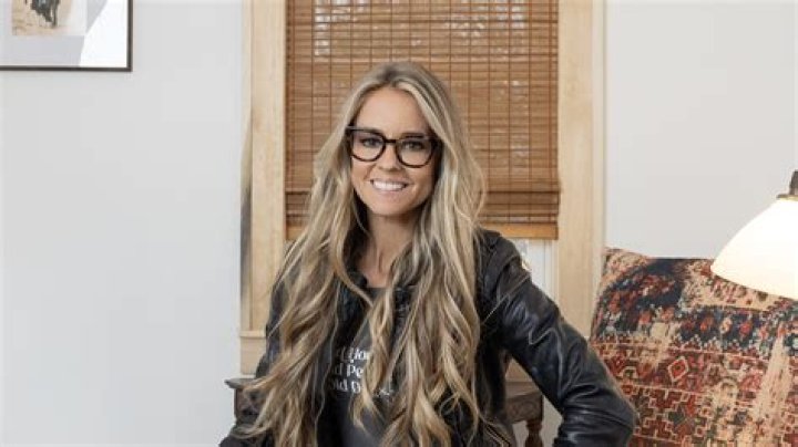 Nicole Curtis Biography, Age, Height, Husband, Net Worth, Family