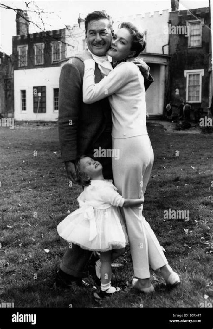 Nora Eddington Biography, Age, Height, Husband, Net Worth, Family