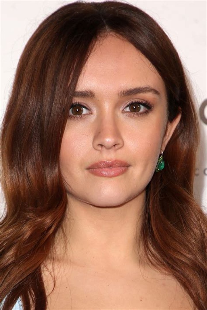 Olivia Cooke Biography, Age, Height, Husband, Net Worth, Family