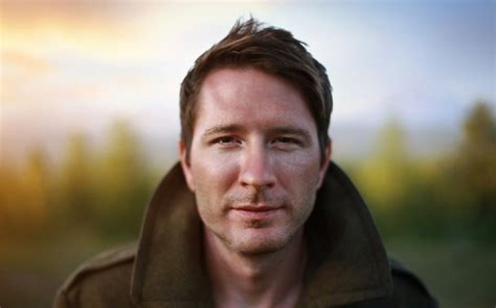 Owl City Biography, Age, Height, Husband, Net Worth, Family