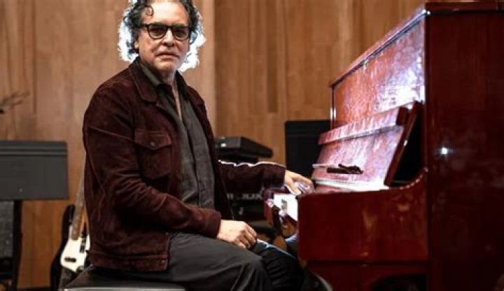 Peter Gordeno Biography, Age, Height, Wife, Net Worth, Family