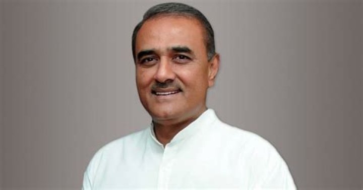 Praful Patel Biography, Age, Height, Wife, Net Worth, Family