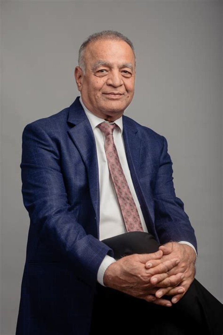 Purushottam Agrawal Biography, Age, Height, Wife, Net Worth, Family