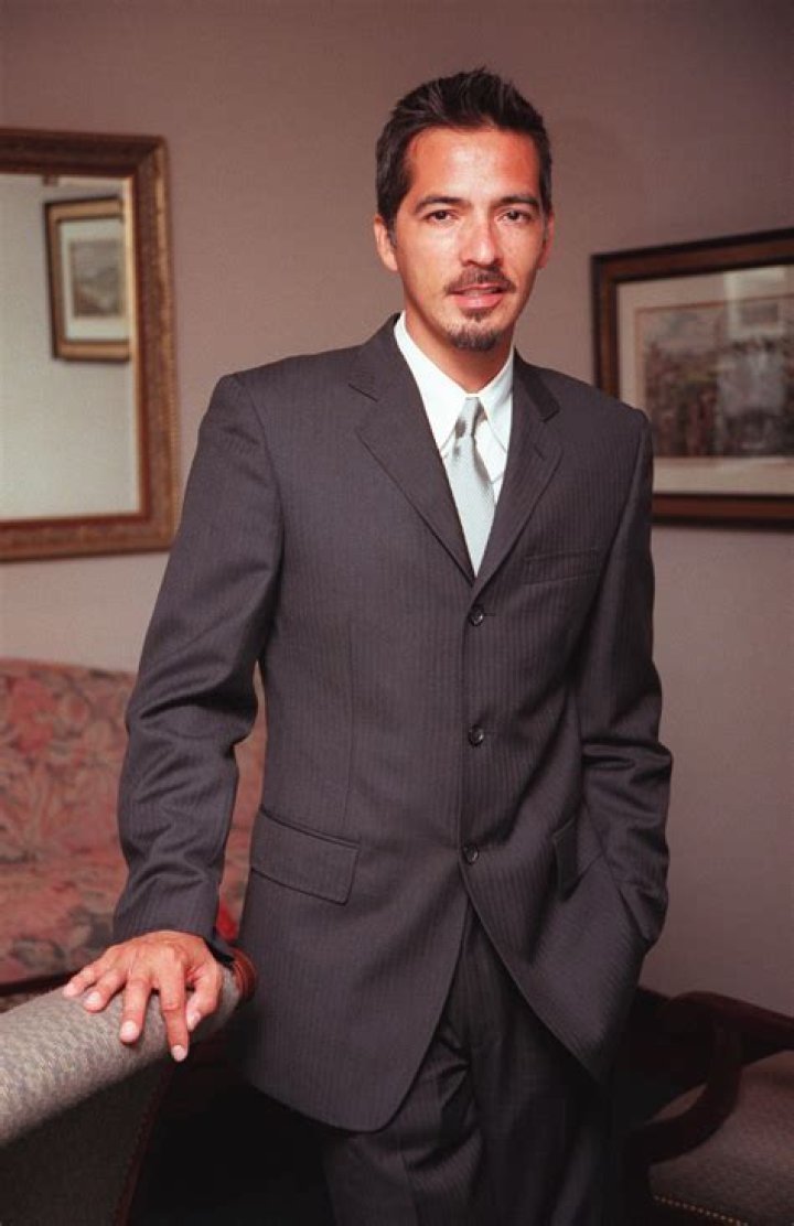 René Elizondo biografía, edad, altura, esposo, net worth, familia