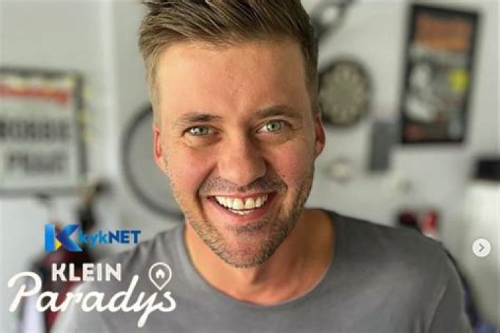 Robbie Kruse Biography, Age, Height, Wife, Net Worth, Family