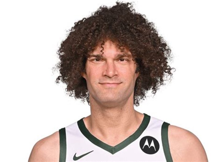 Robin Lopez Biography, Age, Height, Wife, Net Worth, Family