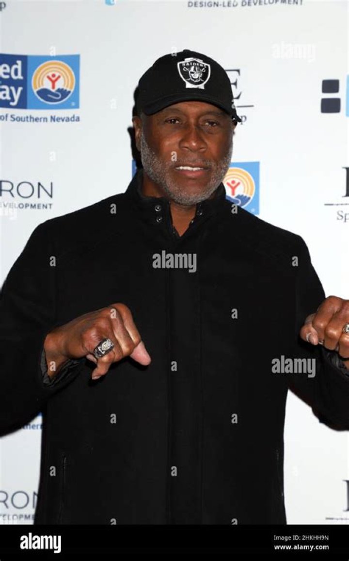 Rod Martin Biography, Age, Height, Wife, Net Worth, Family